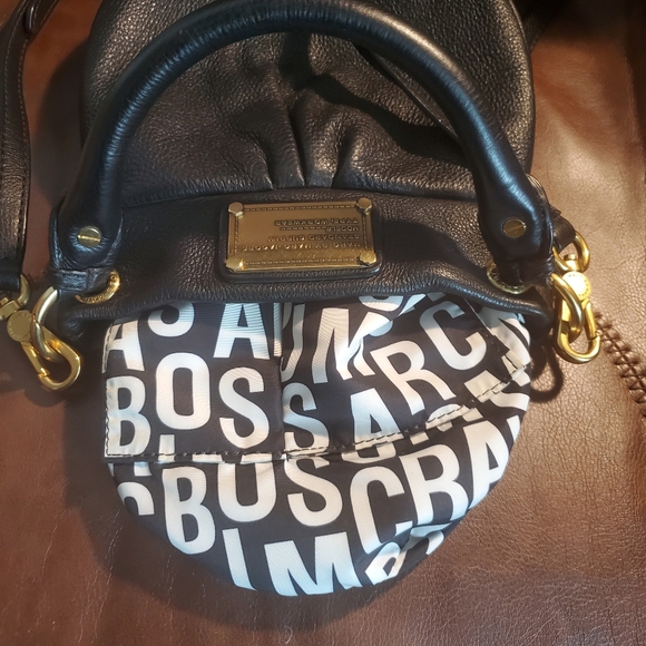 Marc by Marc Jacobs Black Leather Small Shoulder Crossbody Handbag EUC - Picture 6 of 10